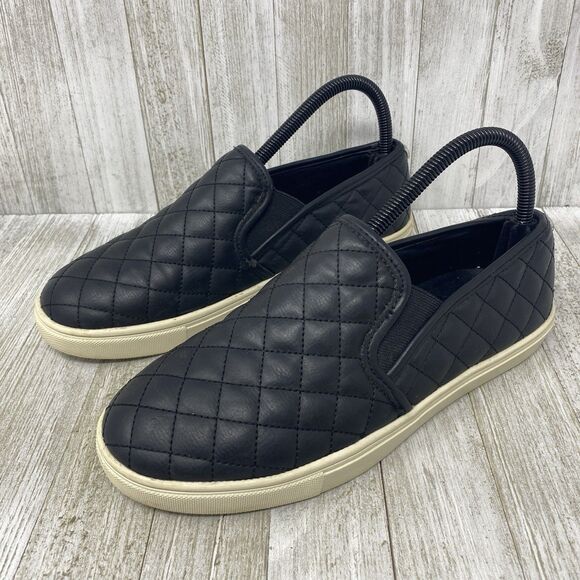 Steve Madden Ecentrcq Slip-On Comfort Shoes Women's Size 8.5M Black Quilted - Picture 2 of 9